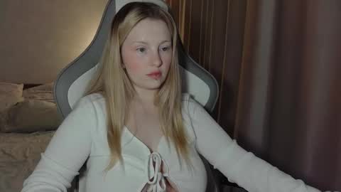 Snapshot of x__ivy_x chatting on 03.12.26 eva online show from 03.12.26