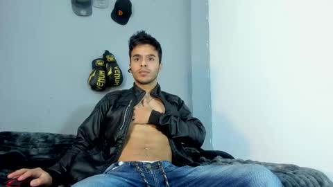 Snapshot of x_harold_x chatting on 11.25.25 Harold online show from 11.25.25