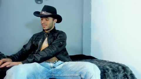 Snapshot of x_harold_x chatting on 11.29.25 Harold online show from 11.29.25