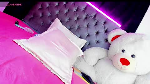 Snapshot of x_indomitable1 chatting on 12.15.24 Maria Juliana online show from 12.15.24