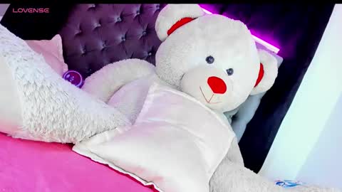 Snapshot of x_indomitable1 chatting on 12.18.24 Maria Juliana online show from 12.18.24