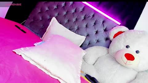 Snapshot of x_indomitable1 chatting on 12.21.24 Maria Juliana online show from 12.21.24