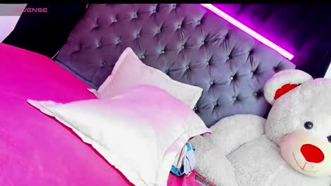 Snapshot of x_indomitable1 chatting on 12.21.24 Maria Juliana online show from 12.21.24