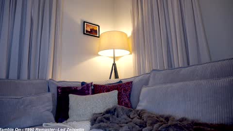 Lily online show from 12.03.24