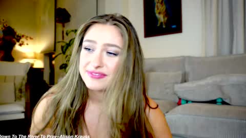 Lily online show from 02.04.25