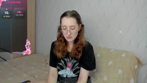 Snapshot of x_purr_agatha_x chatting on 10.05.25 Agatha online show from 10.05.25