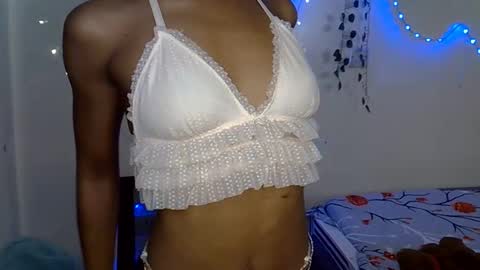 Snapshot of xalia_caramel chatting on 11.19.25 Alexa online show from 11.19.25