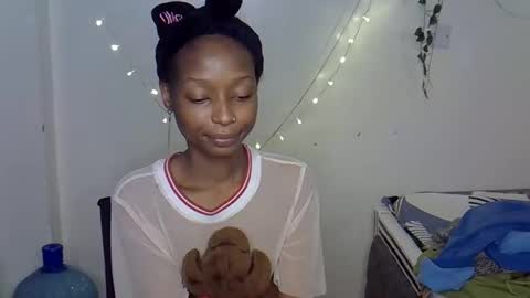 Snapshot of xalia_caramel chatting on 11.19.25 Alexa online show from 11.19.25