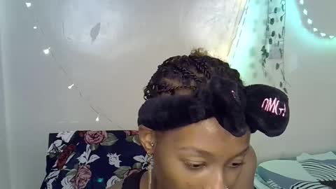 Snapshot of xalia_caramel chatting on 11.21.25 Alexa online show from 11.21.25