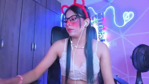 XALLYSONX online show from 02.08.25