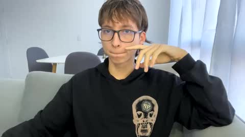 Xam online show from 02.26.25