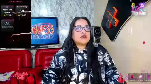 xander_taylor_ online show from 06.14.26