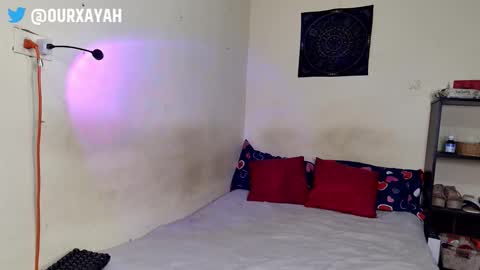 Snapshot of xayahnds chatting on 01.17.26 XAYAH online show from 01.17.26