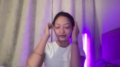 Snapshot of xcxccy19 chatting on 10.31.25 Sachi Cy online show from 10.31.25