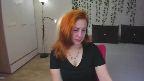 Snapshot of xeva_angelx chatting on 09.10.25 Xeva Angels online show from 09.10.25