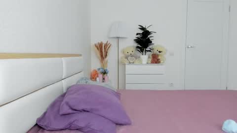 xf33tx online show from 03.10.25