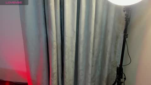 hinata  online show from 09.11.25