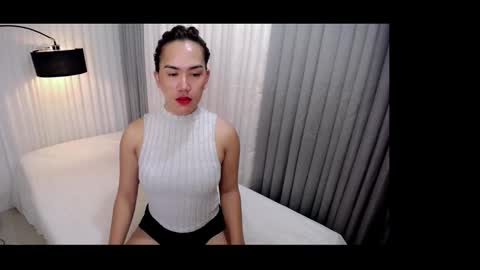 GWEN THOMPSON .......   online show from 09.28.25