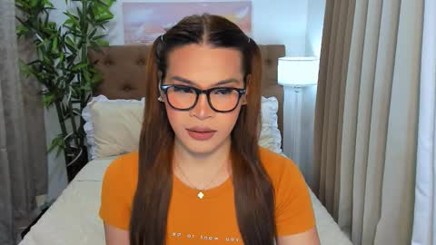 Snapshot of xia_addison chatting on 10.01.25 Xia Addison online show from 10.01.25