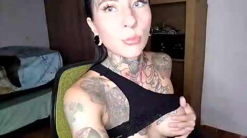 Snapshot of xialexbordeous chatting on 11.09.25 Samara online show from 11.09.25