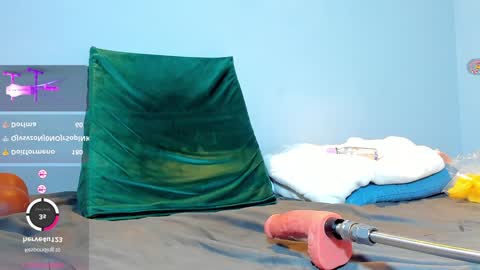 Snapshot of ximehot_69 chatting on 12.19.24 tifanny online show from 12.19.24