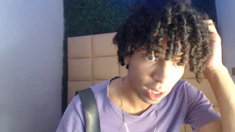 Snapshot of xion_ez chatting on 09.16.25 xion_ez online show from 09.16.25