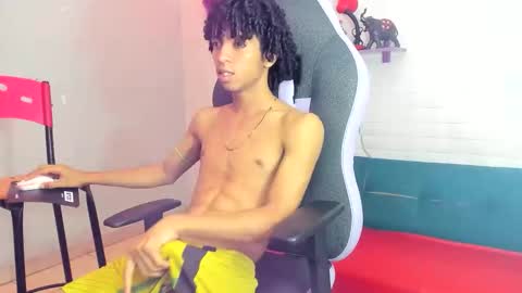 Snapshot of xion_ez chatting on 09.20.25 xion_ez online show from 09.20.25