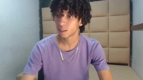 Snapshot of xion_ez chatting on 09.23.25 xion_ez online show from 09.23.25