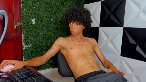 Snapshot of xion_ez chatting on 10.20.25 xion_ez online show from 10.20.25