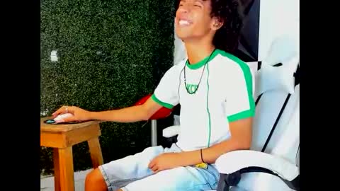 Snapshot of xion_ez chatting on 10.28.25 xion_ez online show from 10.28.25