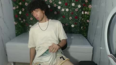 Snapshot of xion_ez chatting on 11.01.25 xion_ez online show from 11.01.25