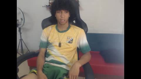 Snapshot of xion_ez chatting on 11.17.25 xion_ez online show from 11.17.25