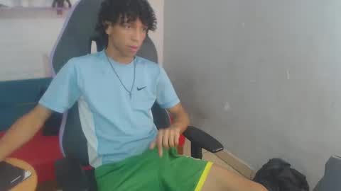 Snapshot of xion_ez chatting on 12.16.25 xion_ez online show from 12.16.25