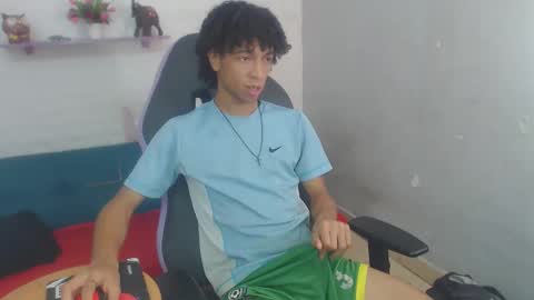 Snapshot of xion_ez chatting on 12.17.25 xion_ez online show from 12.17.25