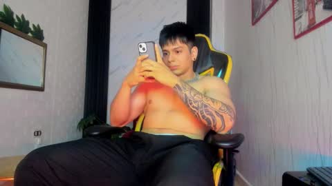      online show from 10.08.25