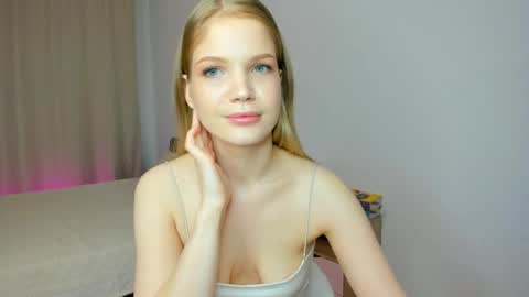 Chloe online show from 04.21.26