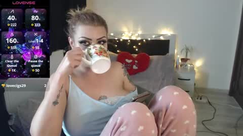 Snapshot of xmagic_pantherx chatting on 01.05.25 Magic Panther online show from 01.05.25