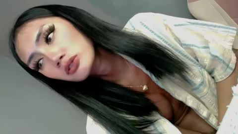 JACKY DELOS SANTOS online show from 02.20.25