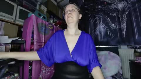 Snapshot of xnicetitsx chatting on 12.16.25 xnicetitsx online show from 12.16.25