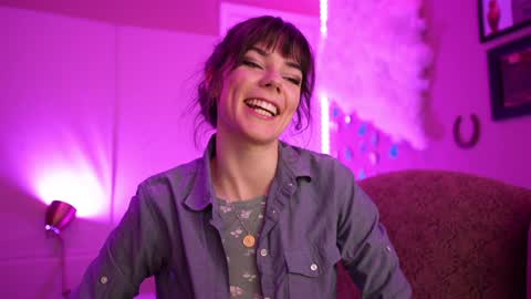 Bella Bondai online show from 12.31.24