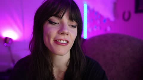 Bella Bondai online show from 01.15.25