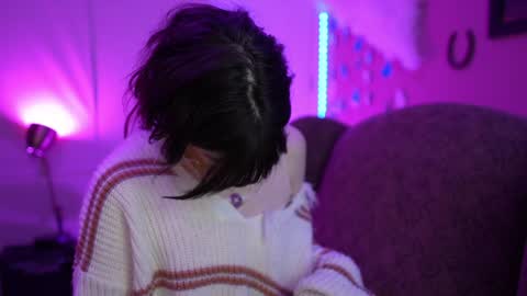 Bella Bondai online show from 01.18.25