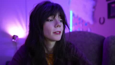 Bella Bondai online show from 02.04.25