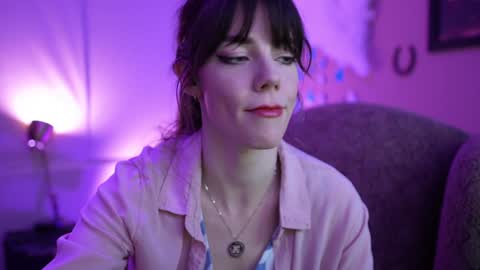 Bella Bondai online show from 02.05.25