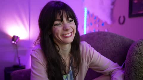 Bella Bondai online show from 02.05.25