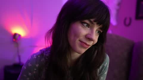 Bella Bondai online show from 02.12.25