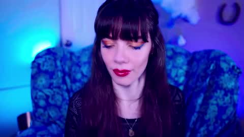 Bella Bondai online show from 10.02.25