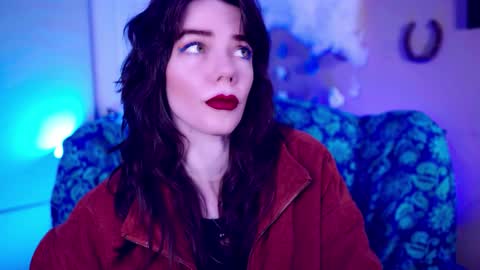 Bella Bondai online show from 10.17.25