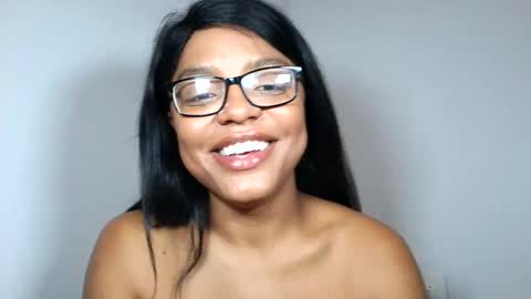 Xoee Winters online show from 12.16.25