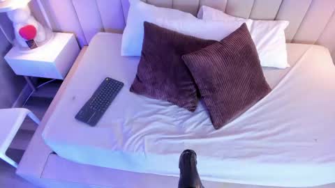 Xolara  online show from 04.12.26